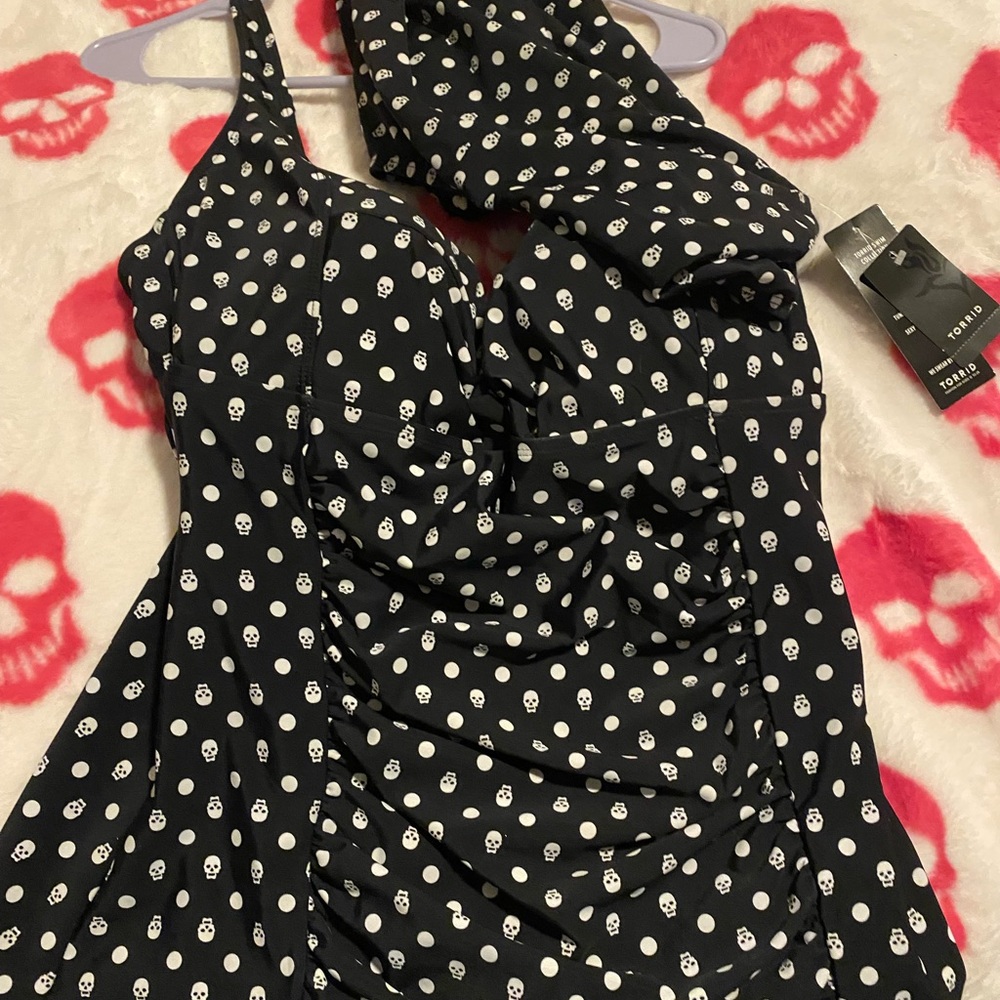 Torrid Black and White Polka Dot/ skull Women's Swimsuit - Picture 4 of 4